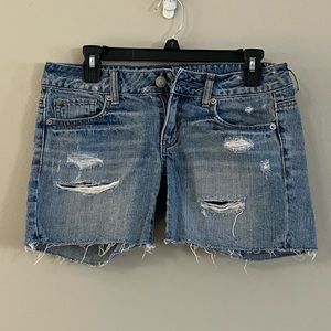 3/$25 - American Eagle mom jean short